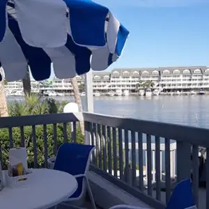 Vie's Waterfront Restaurant at Shipwatch